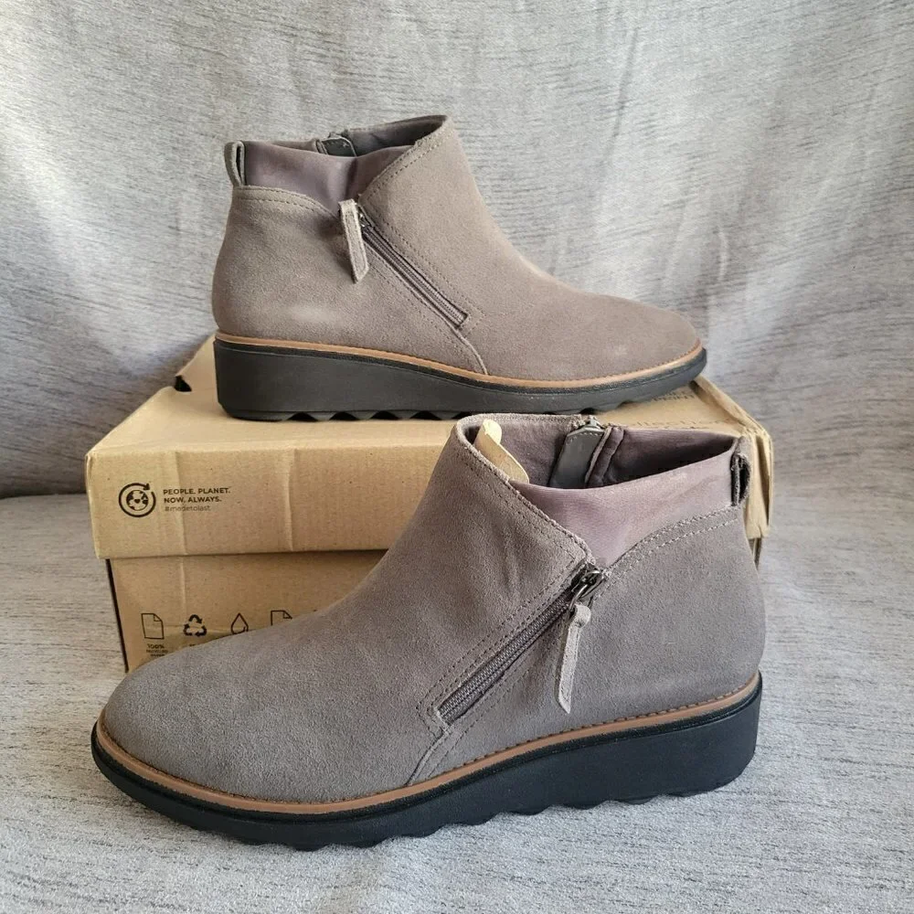 Women's Clarks Sharon Ease Booties